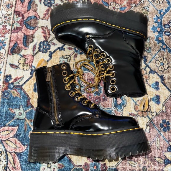 Dr. Martens Jadon Max Vegan Leather - Picture 2 of 7